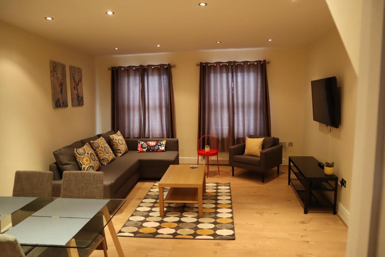 Parkview Apartments 윈저 외부 사진